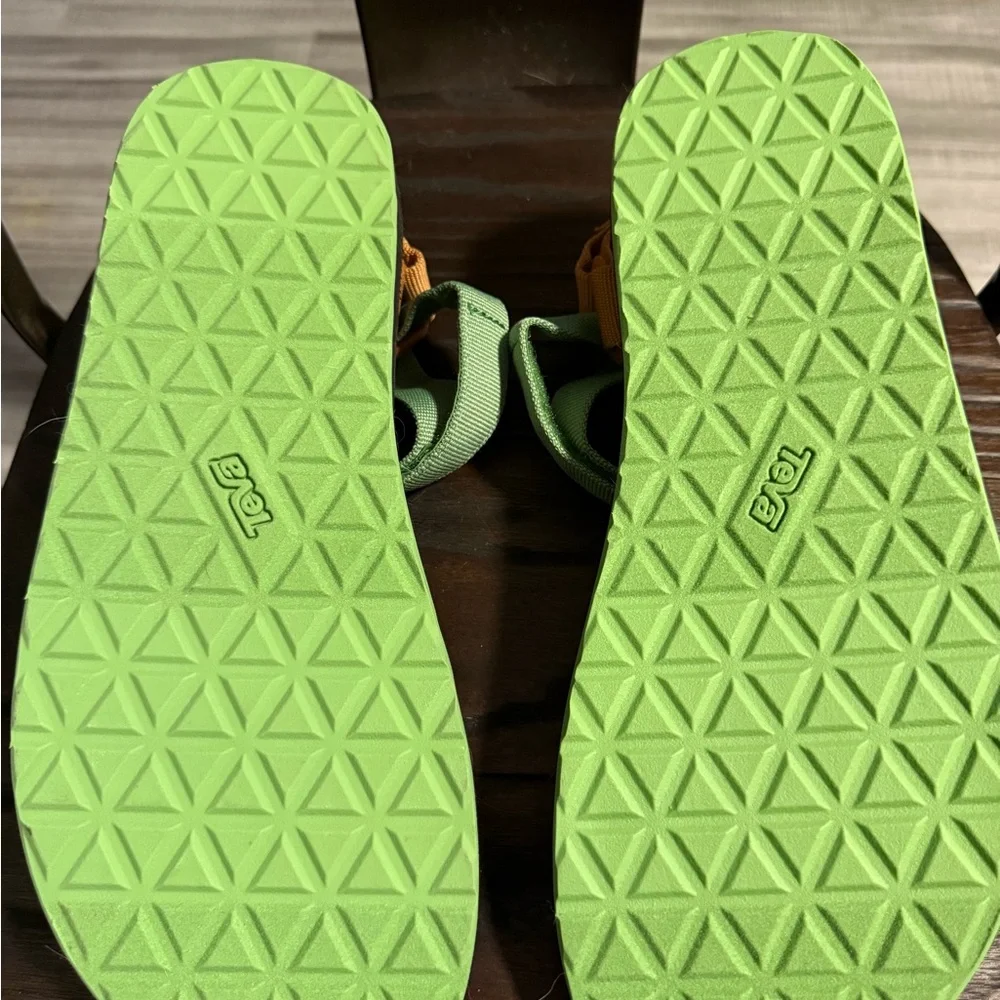 NWOT Teva Colorblock Sandals